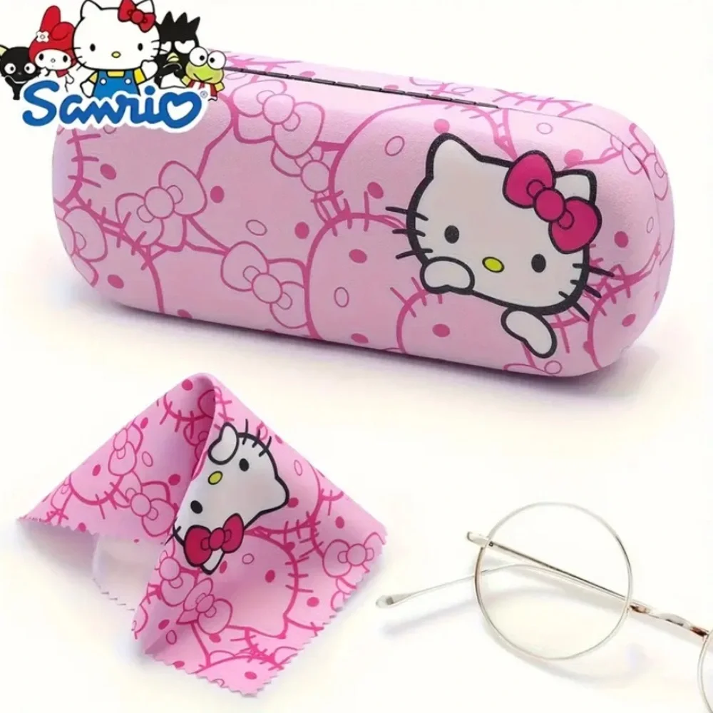(New in package)Hello Kitty Pink Glasses Case